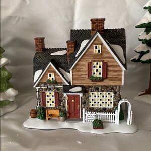 Dept 56 Mt Gibb Charming Holiday Village House with Snow Accents